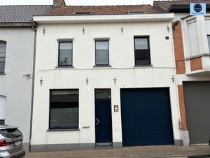 INSTAPKLARE WONING MET 5 KAMERS IN HET CENTRUM VAN MEERBEKE