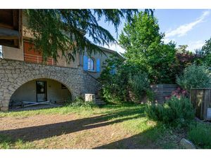 Vente immeuble 187 m² Romans-sur-Isère (26100)