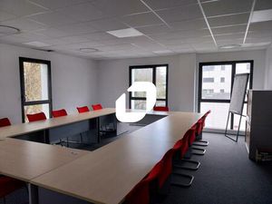 A LOUER  BUREAUX PROCHES PERIPHERIQUE ET TRANSPORTS