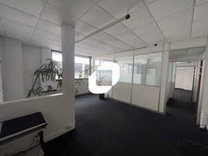 A LOUER  EMPLACEMENT IDEAL