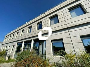 A LOUER  Bureaux à louer  Bron. Idéal laboratoire