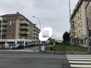 Location Commerce Poissy 78300