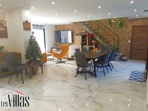 Aux portes de St Cyprien - Villa d'architecte récente avec Piscine et Garage.