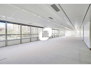 A LOUER  BUREAUX ENTIEREMENT RENOVES