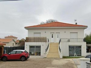 Vente commerce 5 pièces 72 m² Villenave-d'Ornon (33140)