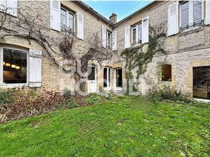 Maison 9 pièces 238 m2