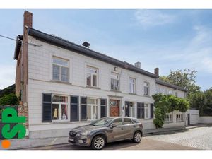 Huis te koop in Rekem met 8 slaapkamers