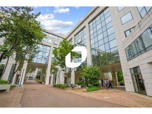 A LOUER  Bureaux arborés et calmes  avec services