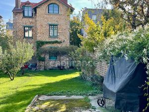 Belle meulière de caractère - 192m²- Terrain 582 m²