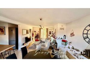 Villa de 95M2  4 pieces et. 3ch avec piscine.