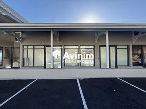 Locaux commerciaux  belle visibilité | Stationnement Privé