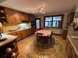 Maison super entretenue avec très grand jardin plein SUD