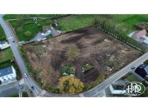 Idéalement situé  terrain à bâtir maison 3 façades