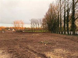 Idéalement situé  terrain à bâtir maison 4 façades