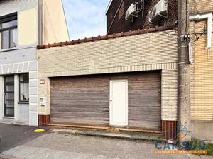 Plein-pied à rénover ave beau potentiel situé à Jumet