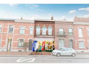 Immeuble de commerce + appartement à vendre sur LA LOUVIERE
