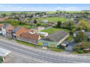 Ensemble immobilier avec entrepôt  maison et terrain à bâtir