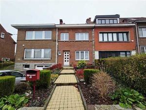 Charmante maison avec jardin dans une rue calme et verdoyant