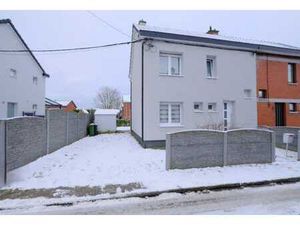 Resplendissante maison unifamiliale rénovée et au calme