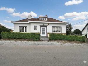 VILLA +/- 270M2 5CH - 2 GARAGES