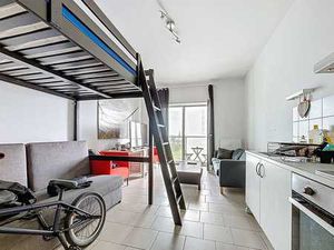 Studio prêt à emménager avec terrasse à vendre dans la tour