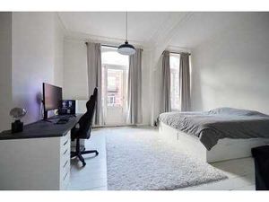 1er étage NON MEUBLE! rénové quartier très calme