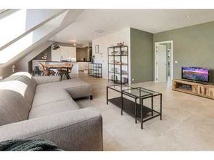 Prachtig recent appartement met 2 slaapkamers in de stadsran