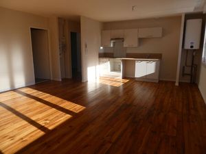 Location appartement 5 pièces 77 m² à Lourdes (65100)