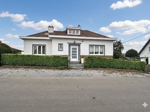 Villa à vendre avec garage et terrasse   Mont-sur-Marchienne (VBD69044)