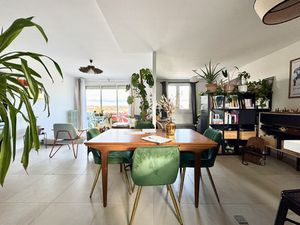 NIMES / POMPIDOU - T3 MEUBLE AVEC CLIMATISATION  BALCON et C