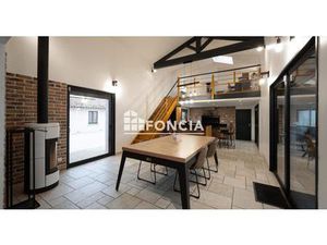 CHAVANNES  très belle villa de 216 m2 en très bon état général sur un terrain de 1530 m2 a