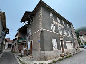 Villebois 01 ancien hotel avec dependance