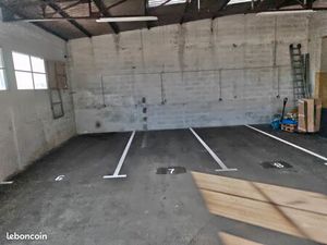 Place de stationnement couvert