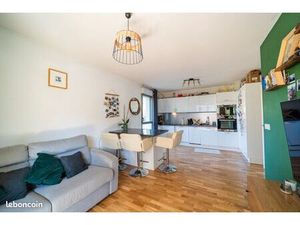 Appartement T2 avec terrasse à La Duranne (Bas)