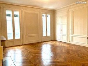 Appartement 6 pièces 225 m²