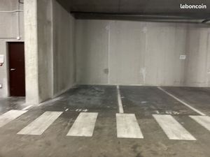 Parking/box Lyon
