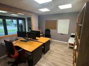 Local professionnel Bureaux + Stockage 140 m² – RDC – Parking – Marcilly-d’Azergues