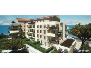 Parking/box LA DURANNE