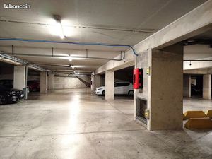 Place de parking dans résidence sécurisée