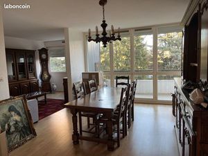 Villefranche Sur Saone T3 de 79 m2 - grand séjour - balcon - exposé Est/ouest - proche cen