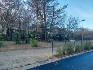 Terrain 440 m² La Roque D Antheron