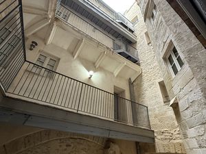 NIMES HOTEL DE VILLE CENTRE VILLE T3