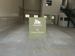 Local 242 m² La Penne-sur-Huveaune