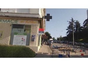 Local commercial 223 m²