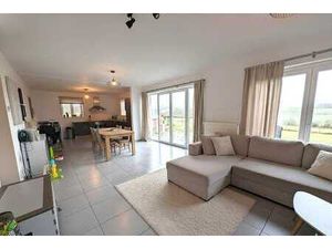 ? Superbe maison 4 façades à Bourseigne-Vieille