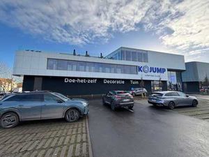 Unité commerciale à louer au-dessus de Brico – Gand