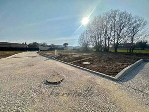 Terrain constructible viabilisé à vendre