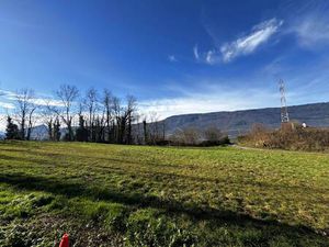 Terrain constructible viabilisé à vendre