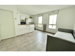 Location appartement  m² T-1 à Décines-Charpieu  679 €