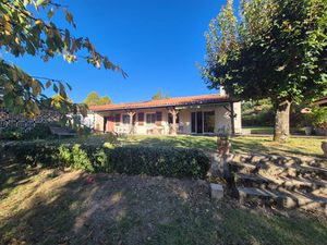 Maison des années 80 d'environ 100m2 sur un terrain d'enviro